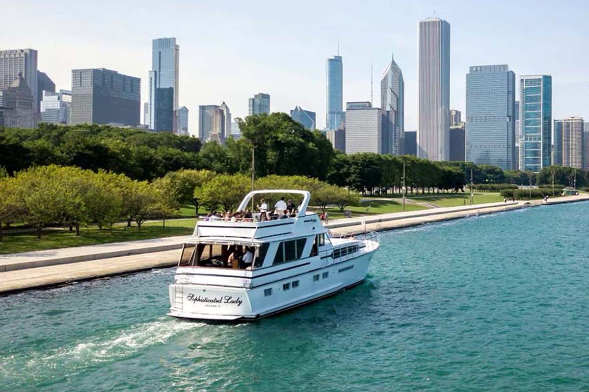 The sophisticated lady yacht lake michigan chicago